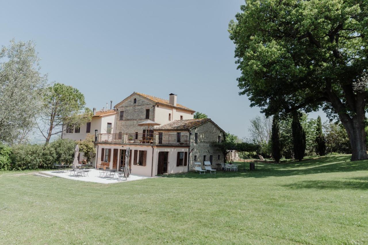 Agriturismo Qui Voglio Monte Roberto Exterior photo