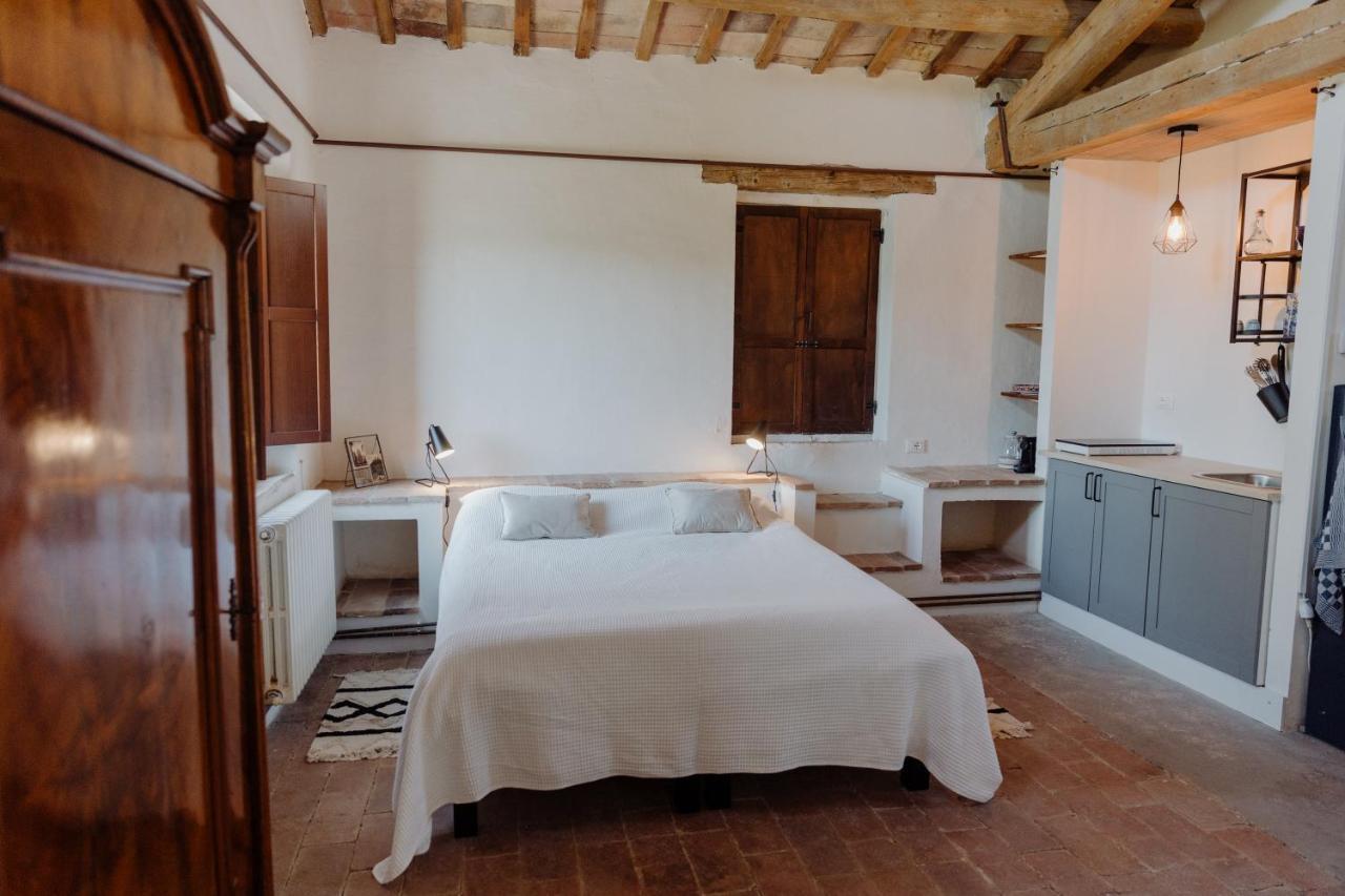 Agriturismo Qui Voglio Monte Roberto Exterior photo