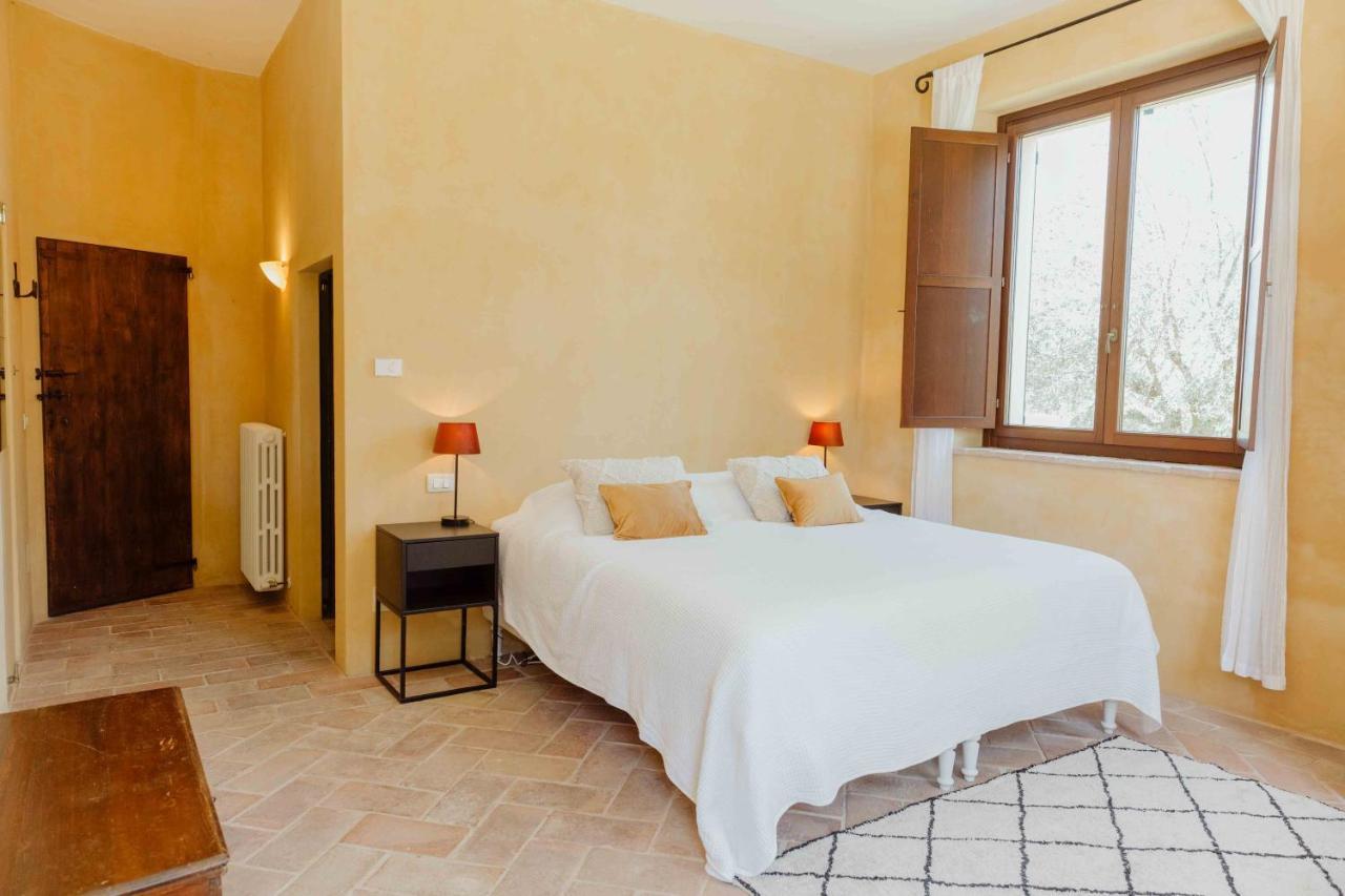 Agriturismo Qui Voglio Monte Roberto Exterior photo