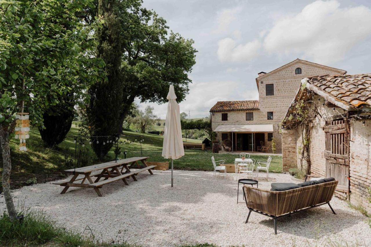 Agriturismo Qui Voglio Monte Roberto Exterior photo